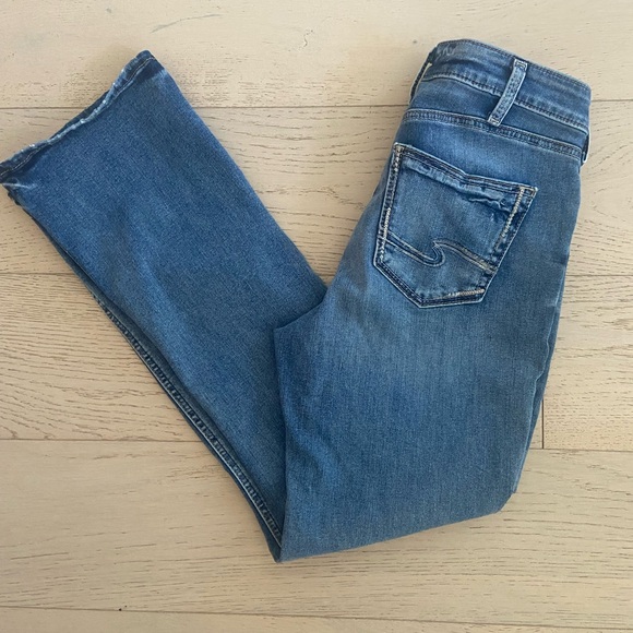 SILVER Women’s Avery Slim Boot Jeans - Size 32, Light Distress, High-rise, EUC - Picture 2 of 10